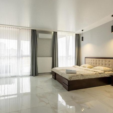 Vip Apartment Near Center Lwów Zewnętrze zdjęcie