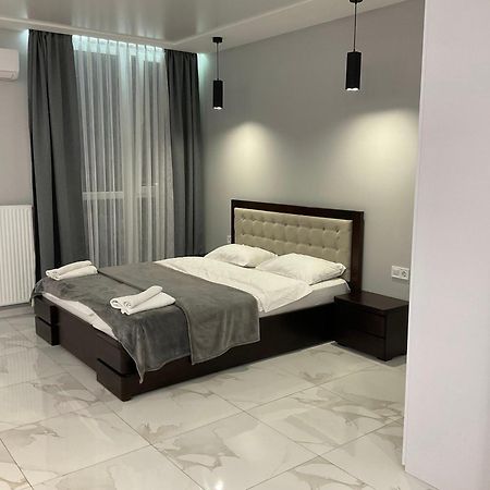Vip Apartment Near Center Lwów Zewnętrze zdjęcie